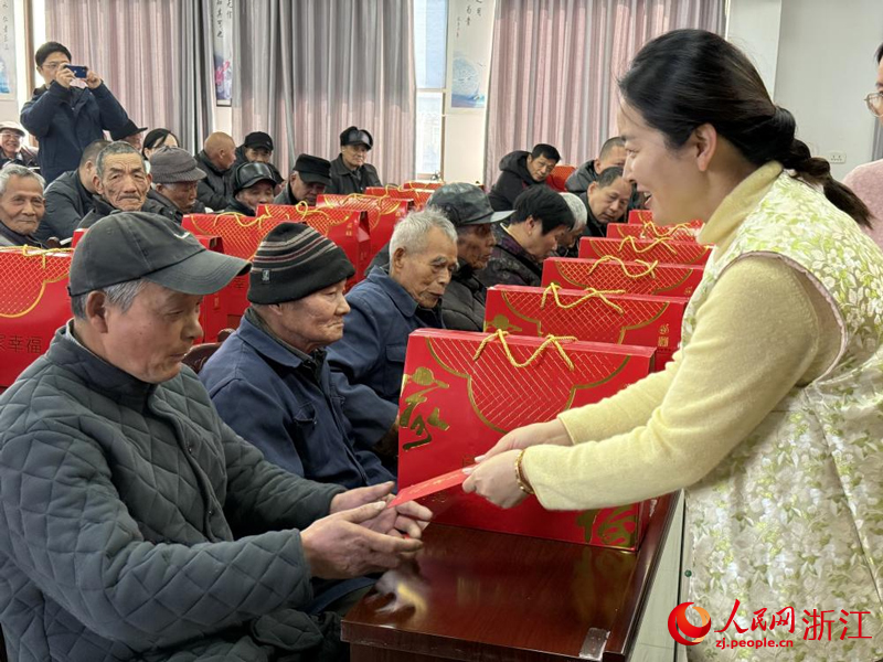 新春走基层丨村里发了“年终奖”